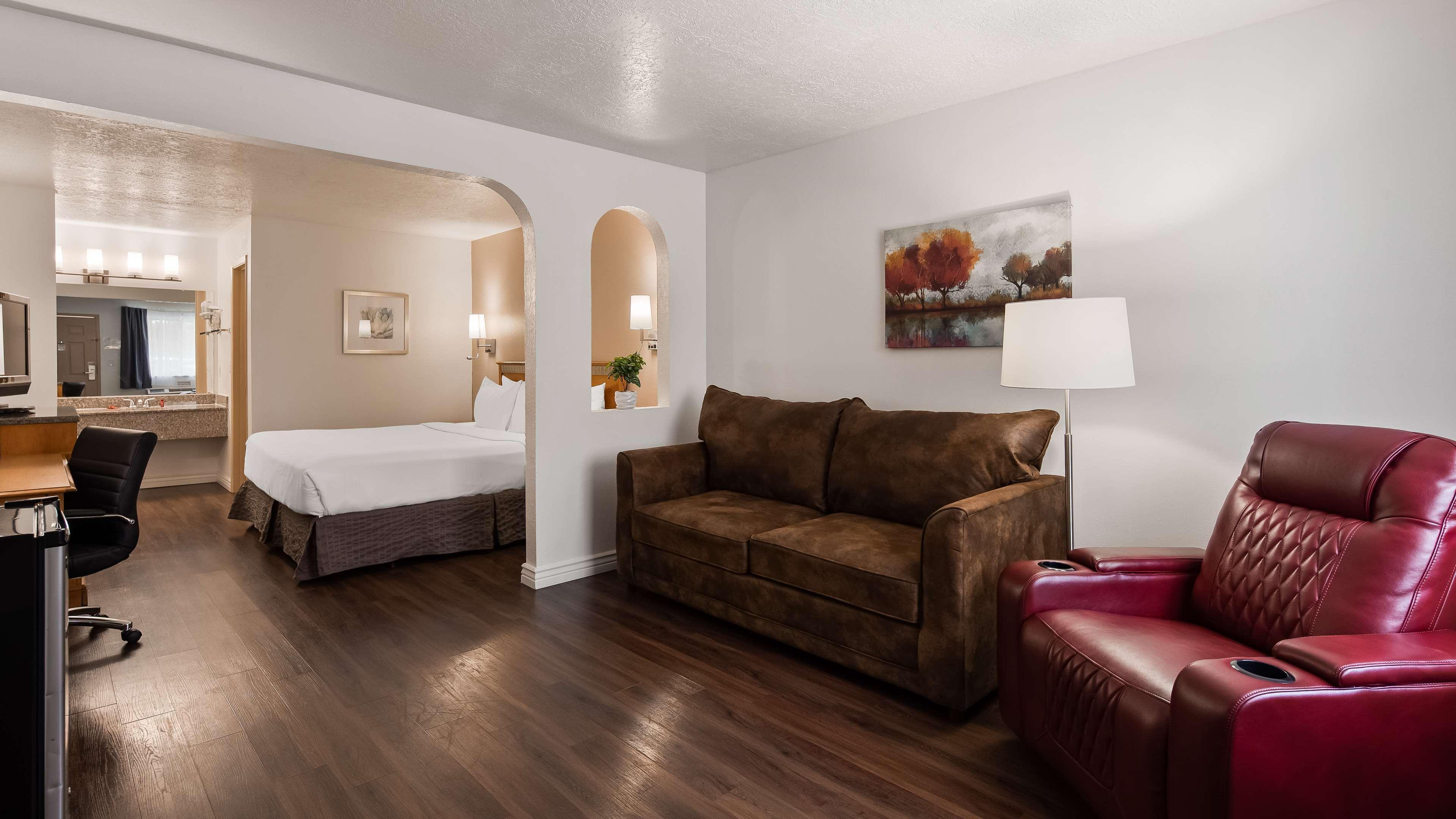 Surestay Plus Hotel By Best Western Albuquerque I-40 Eubank Екстериор снимка