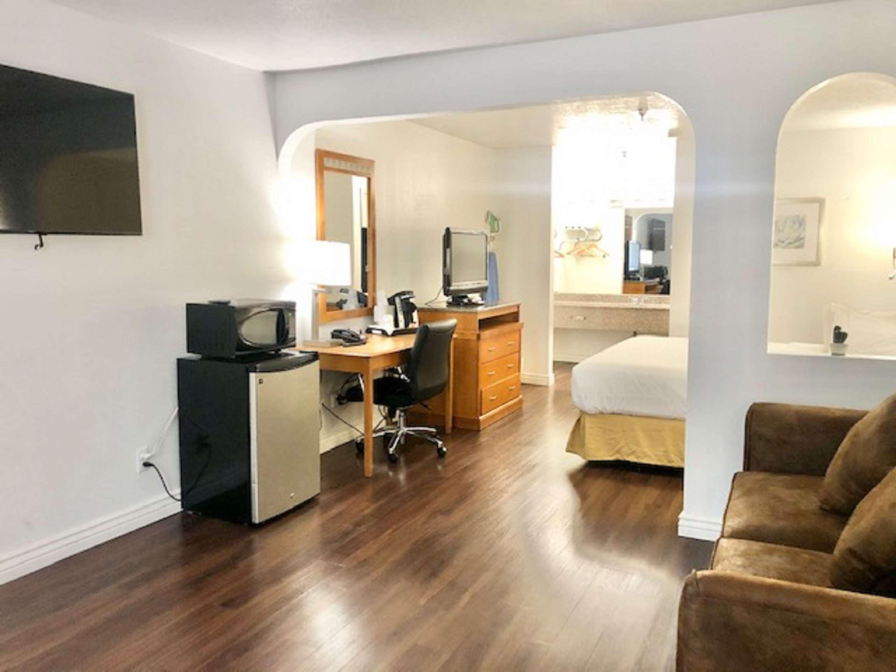 Surestay Plus Hotel By Best Western Albuquerque I-40 Eubank Екстериор снимка